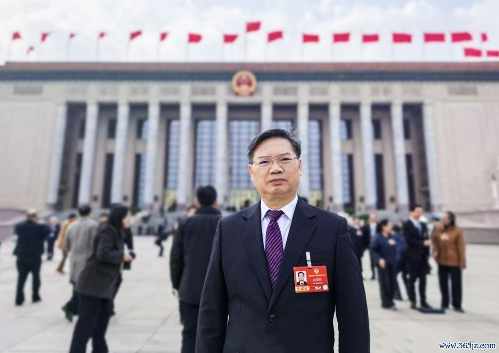 全国政协委员，中国宝武党委书记、董事长胡望明。