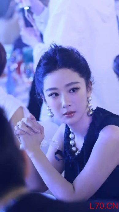 杨紫和华策董事长赵依芳热聊 再续合作引猜测