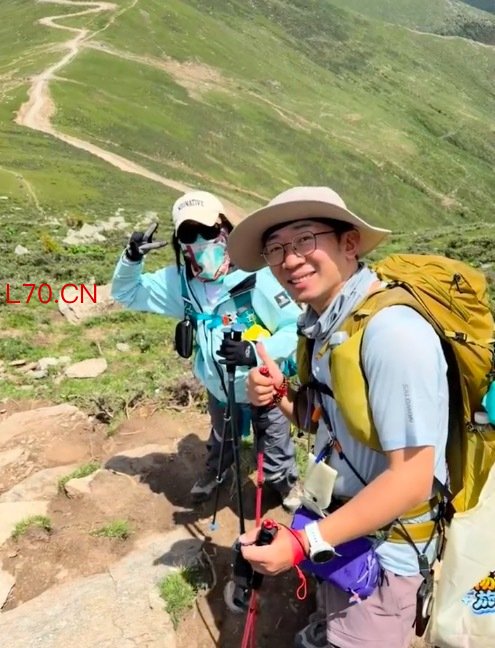 杨迪爬五台山被网友偶遇